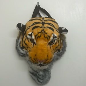INCREDIBLE Hyper Realistic Tiger Head backpack